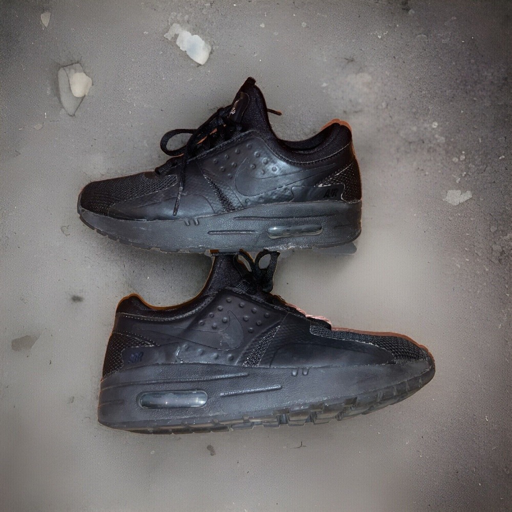 Nike Youth Air Max Zero Athletic Triple Black Sneaker 881226-006 Size US 1Y